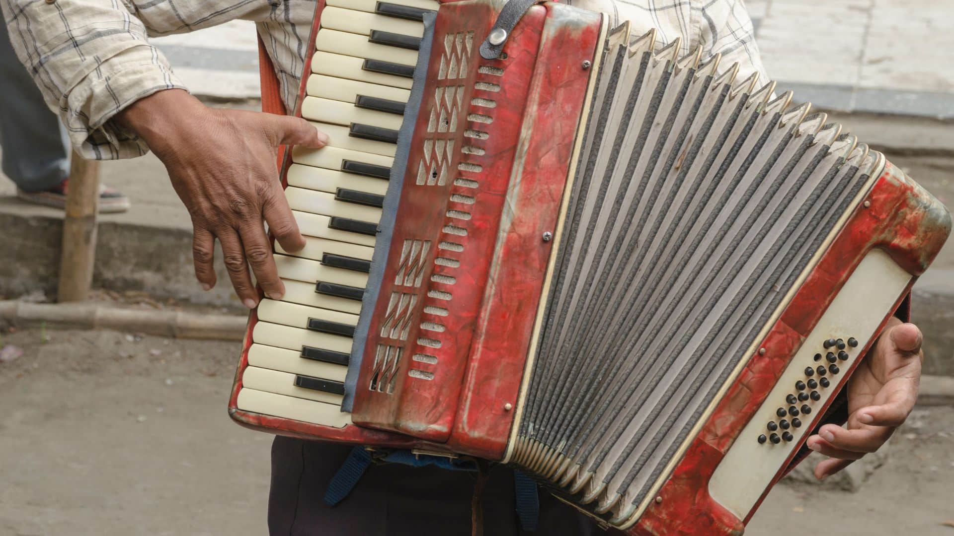 Accordion Building Demonstration